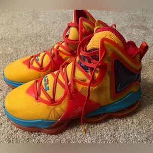 Men’s LeBron Shoes